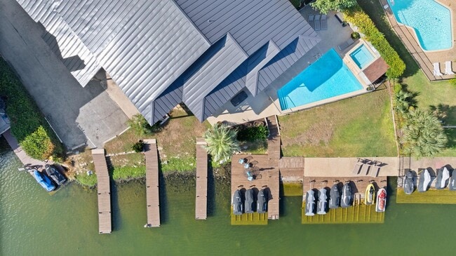 Foto del edificio - 104 Cove E