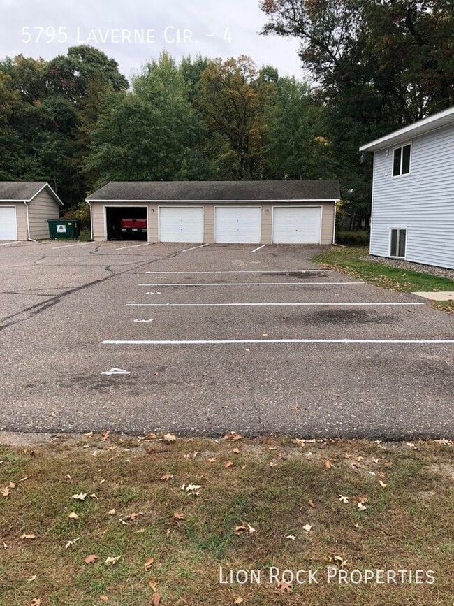 Building Photo - 5795 Laverne Cir N