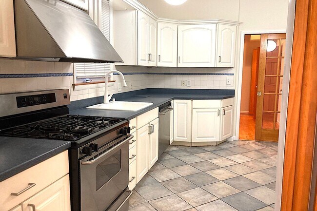 Foto del edificio - 284 Magnolia Ave