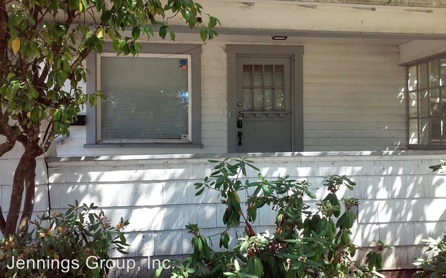 Building Photo - 1261-1261 1/2 Washington St
