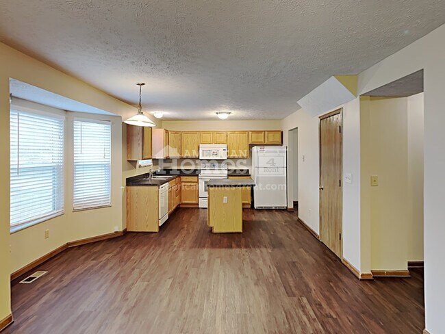 Building Photo - 6663 Warriner Way