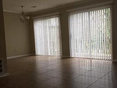 Foto del edificio - 3811 Meadow Green Ct
