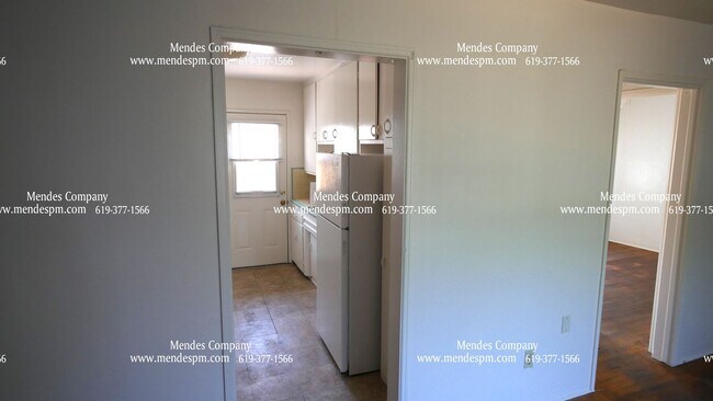 Building Photo - Welcome to this quaint 1Bdr/1Bth apartment...