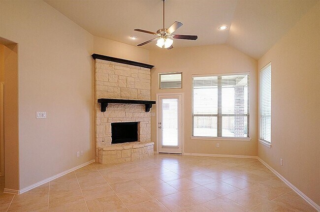 Building Photo - 29015 Davenport Dr