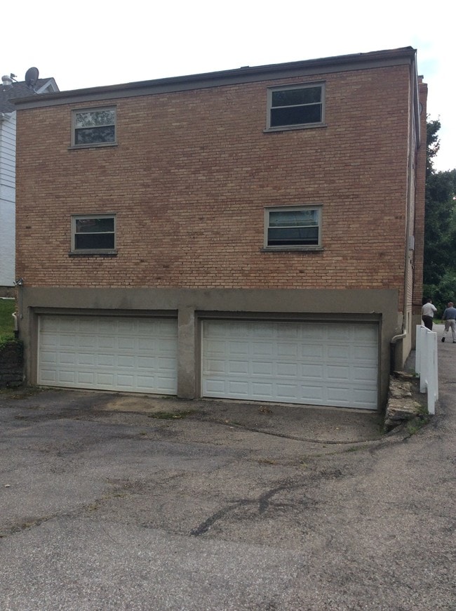Building Photo - 3714 Drakewood Dr