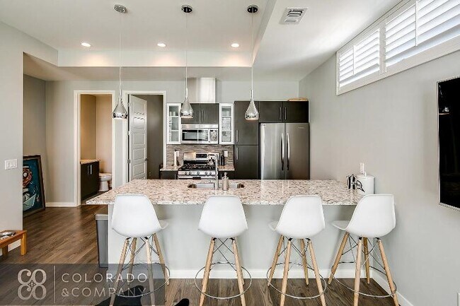 Foto del edificio - 2456 N Clay St