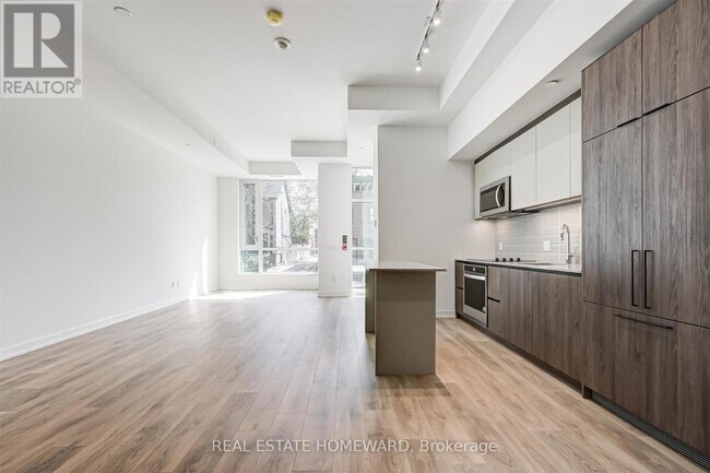 Photo du bâtiment - 150 Logan Ave