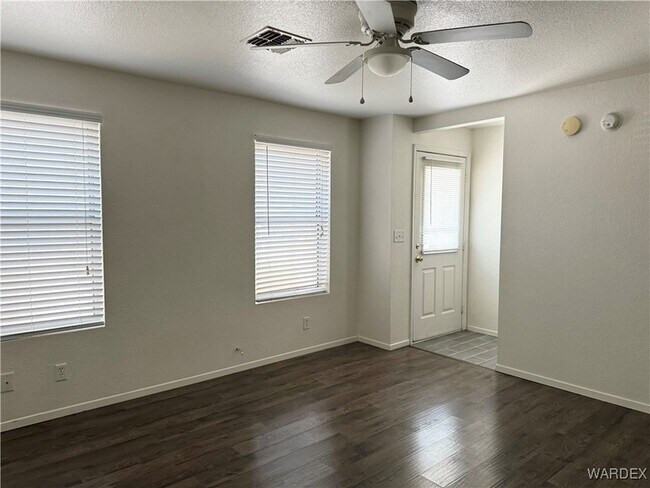 Foto del edificio - 1564 Turquoise Rd