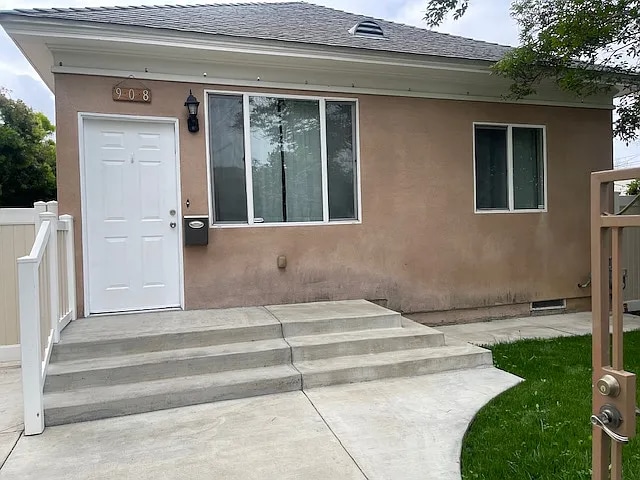 Primary Photo - 908 E Santa Barbara St