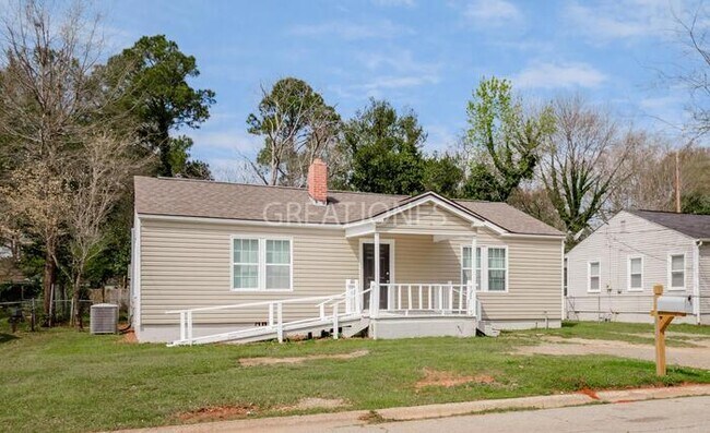Building Photo - 413 Chamlee Dr