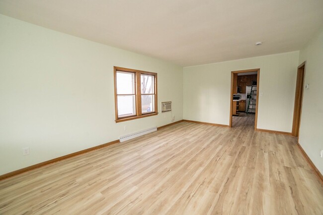 Foto del edificio - Three Bedroom Green Bay House