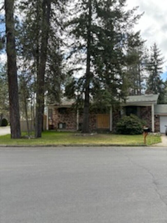 Foto del edificio - Unique duplex in post falls