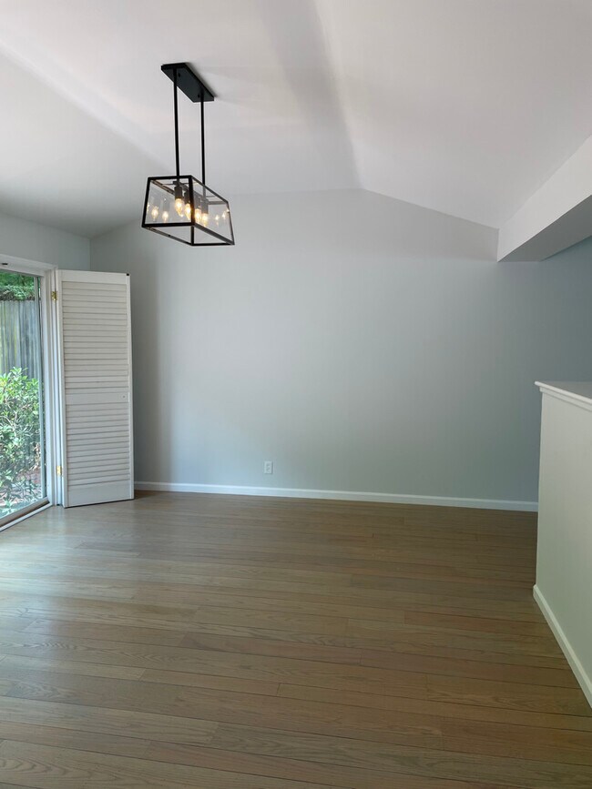 Dining Room - 22 Pinecrest Terrace