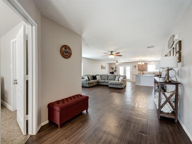 Foto del edificio - 4816 Blue Top Dr