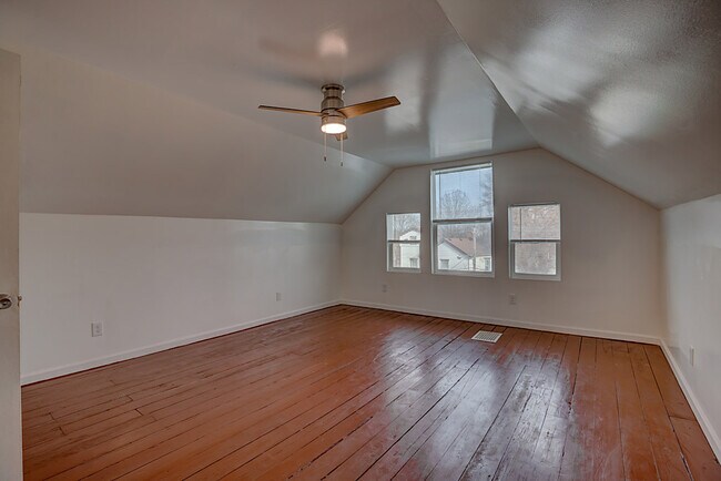 Building Photo - 1221 California Ave