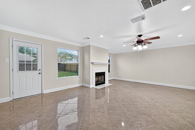 Foto del edificio - 2219 Mountshire Dr