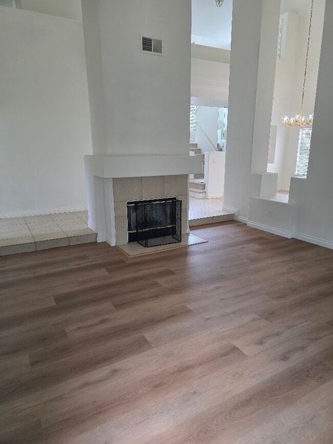 Building Photo - Beautiful 3 Bedroom Home in Gated Community