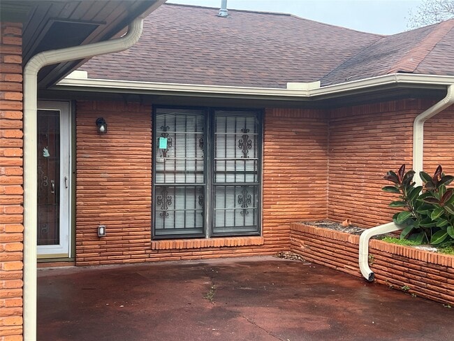 Building Photo - 714 E Whitney St