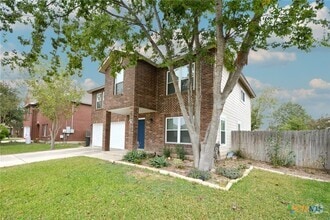 Building Photo - 744 Pinehurst Dr