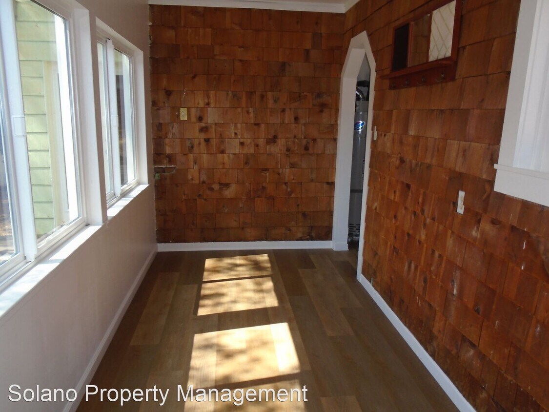 Foto del edificio - 445 E H St