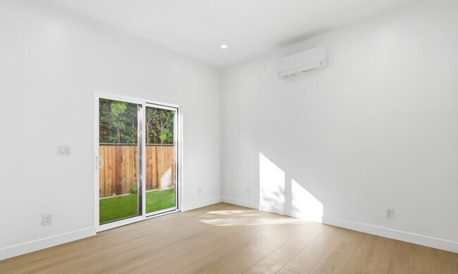 Foto del edificio - 2835 S Redondo Blvd