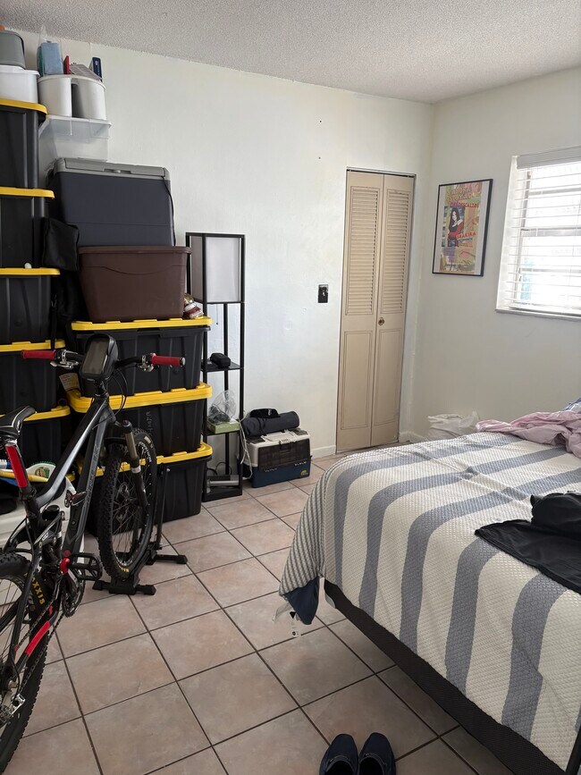 Foto del edificio - 2238 Monroe St