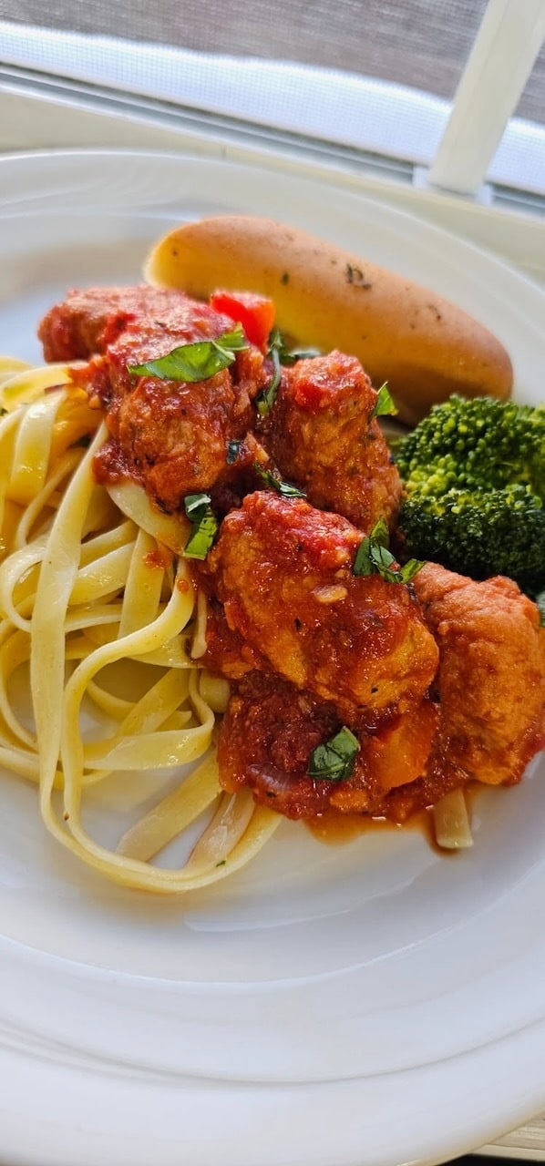 Dinner - 308 North St, 9 Month Lease, Meals Included Apartments
