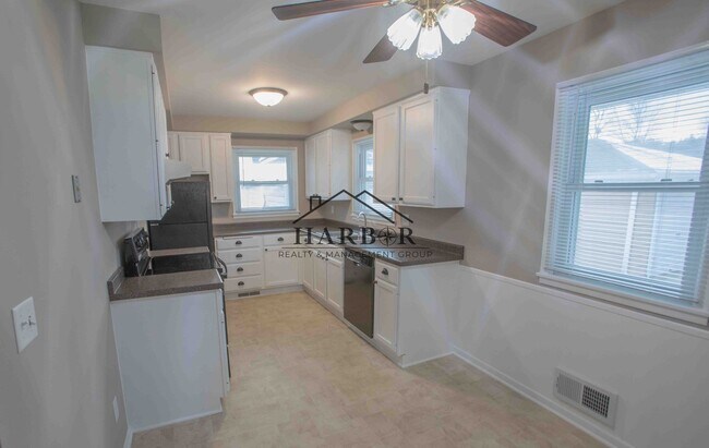 Foto del edificio - Single Family Home in SW Rochester with Fu...