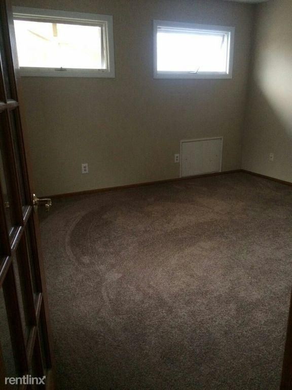 Foto del edificio - 4 br, 1 bath House - 3113 Lisbon Ave