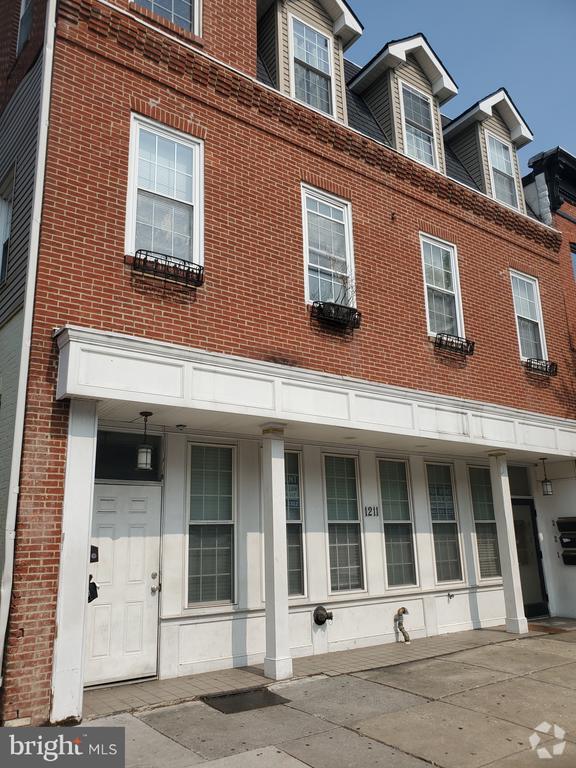 Building Photo - 1211 S Charles St