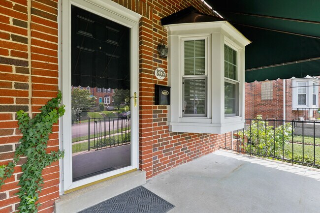Building Photo - 8335 Wyton Rd