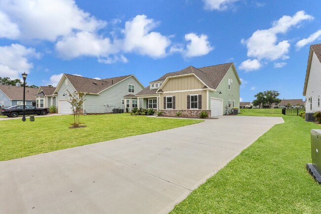 Building Photo - "Lagoon view in Lawton Station - Spacious ...