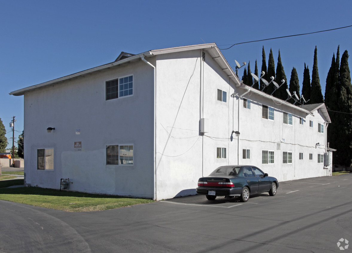Building Photo - 10672 Tibbs Cir