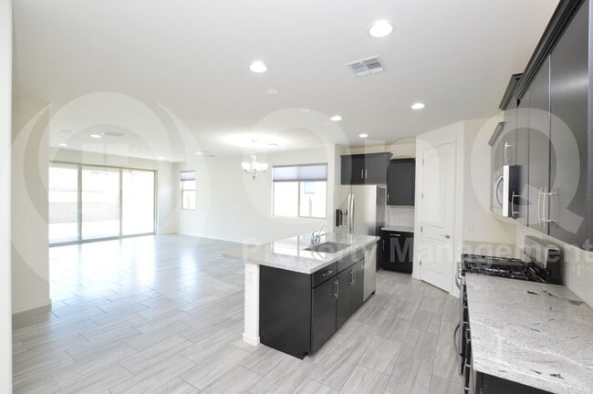 Building Photo - 9114 S 167th Dr