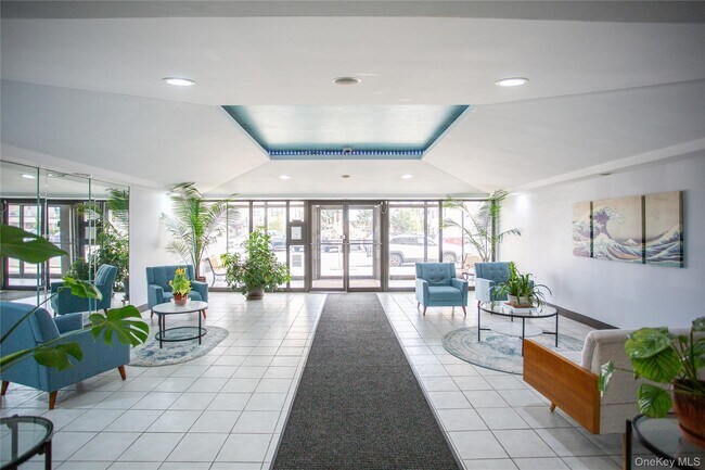 Foto del edificio - 855 E Broadway