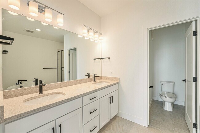 Building Photo - 2663 Nicholas Wy