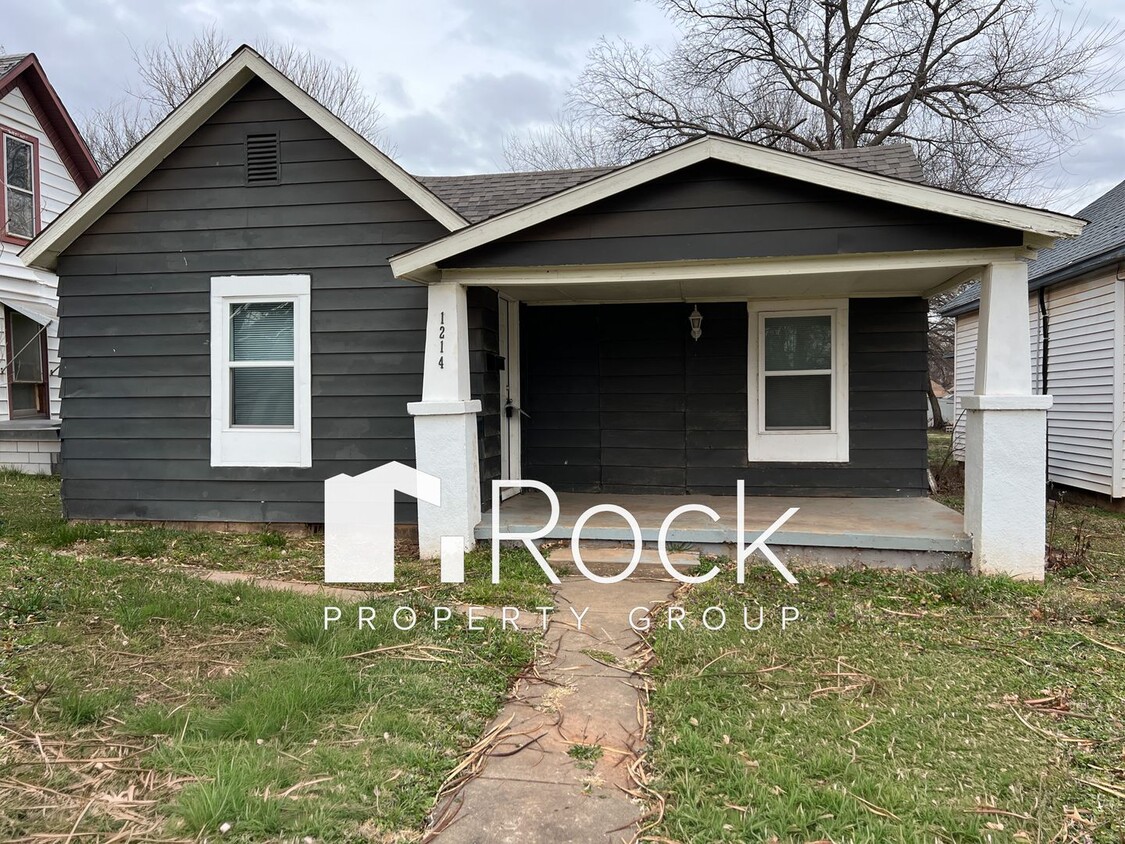 Updated Cozy 2 Bed 1 Bath Home in Guthrie Available Now ~MOVE IN SPECIAL~ - Updated Cozy 2 Bed 1 Bath Home in Guthrie Available Now ~MOVE IN SPECIAL~