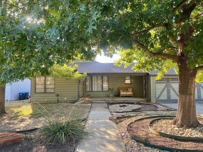 COMING SOON IN RIDGLEA NORTH! - COMING SOON IN RIDGLEA NORTH! House