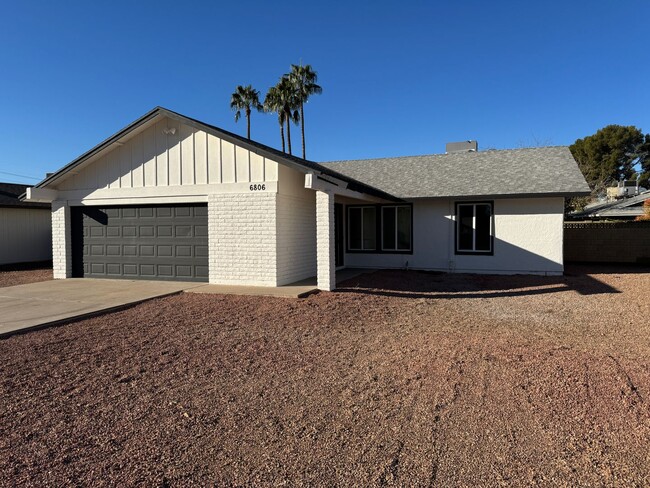 Building Photo - Newly Renovated 3 bedroom 2 bathroom House...