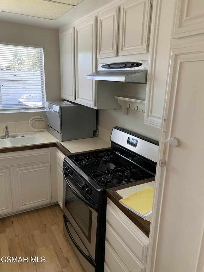 Foto del edificio - 2033 Calle La Sombra