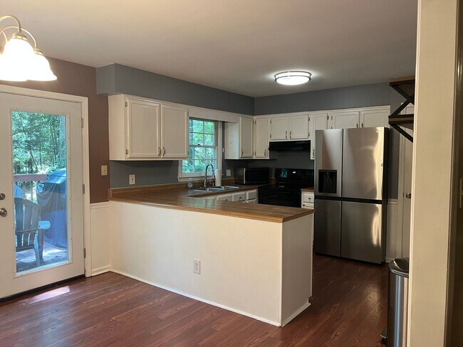 Foto del edificio - Charming 3BR House in Raleigh