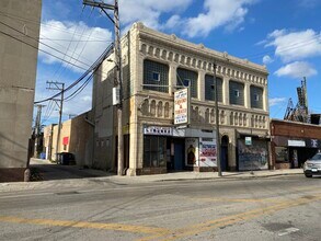 Building Photo - 22-26 N Pulaski Rd