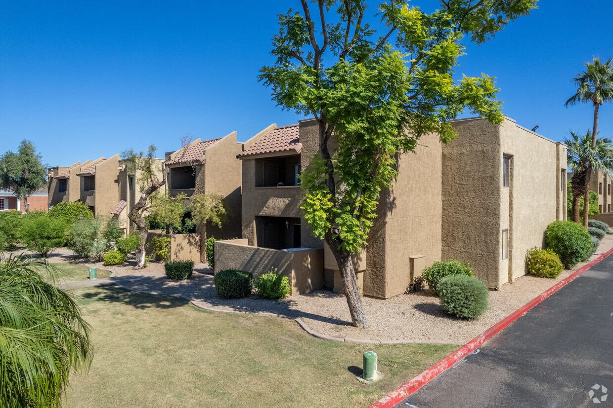 Primary Photo - Monterra Scottsdale Apartments