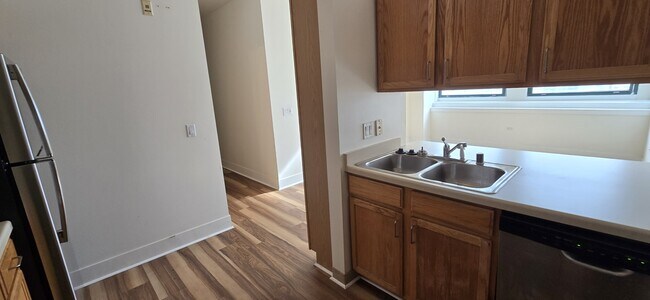 Building Photo - 1800 Jefferson St