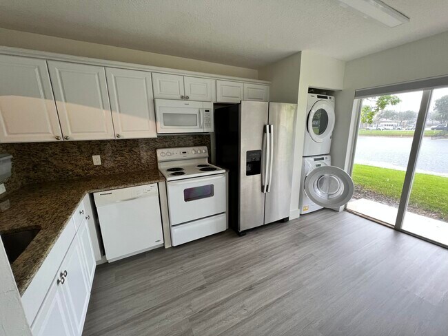 Foto del edificio - 3474 Briar Bay Blvd