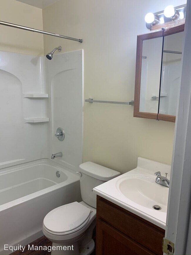 Building Photo - 3 br, 1.5 bath House - 3929 Nassau Court
