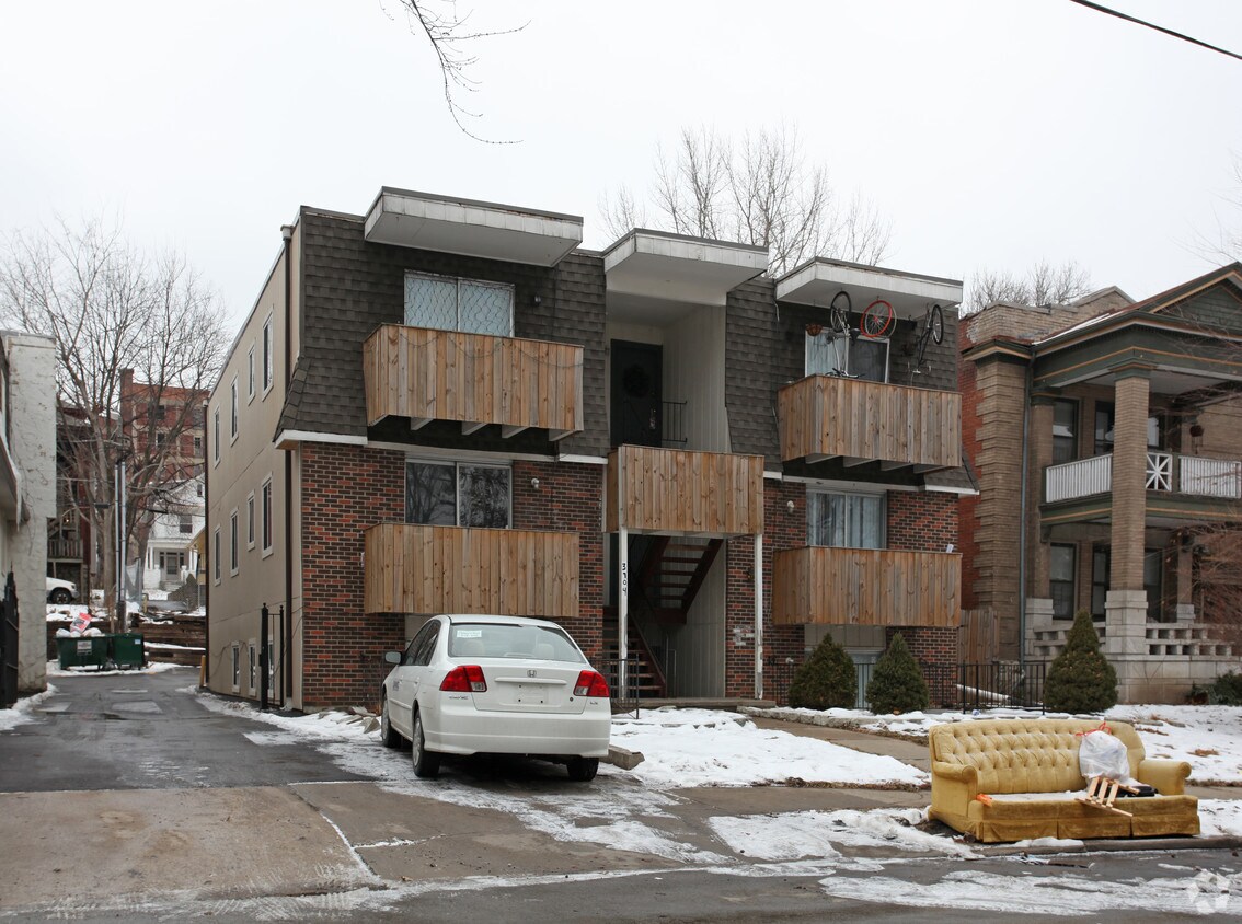 Primary Photo - 3704 Wyandotte St