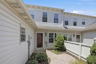Building Photo - 106 Spring Ridge Ct