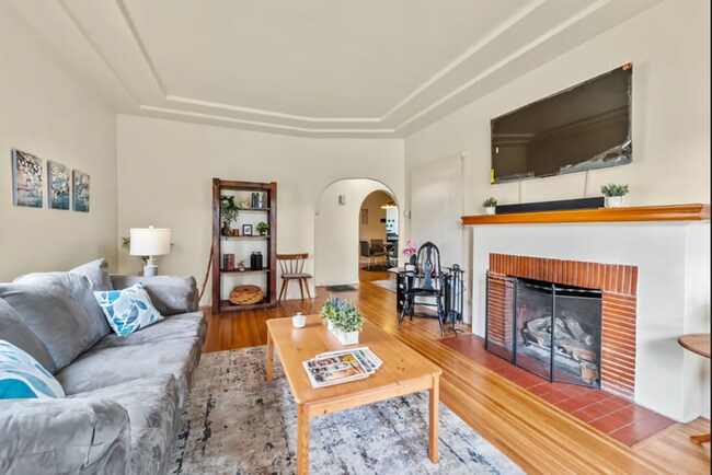 Living Room - 3001 W 81st St