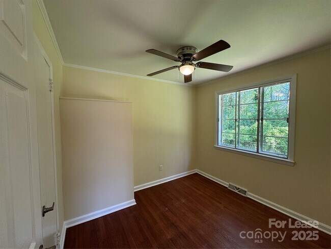 Foto del edificio - 3122 Marlborough Rd